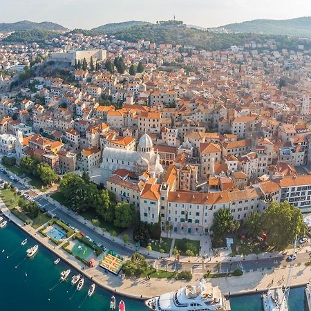 N & D Apartment Sibenik Bagian luar foto
