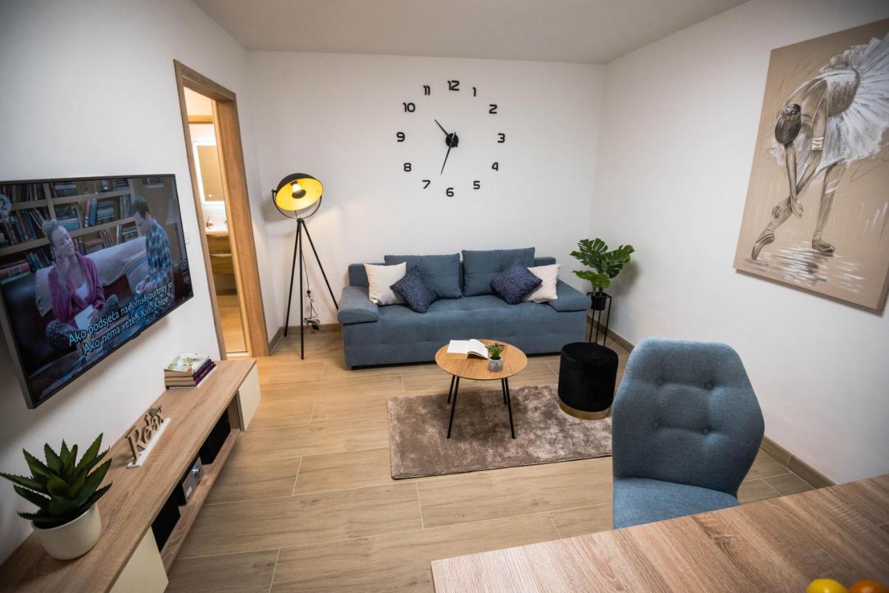 N & D Apartment Sibenik Bagian luar foto