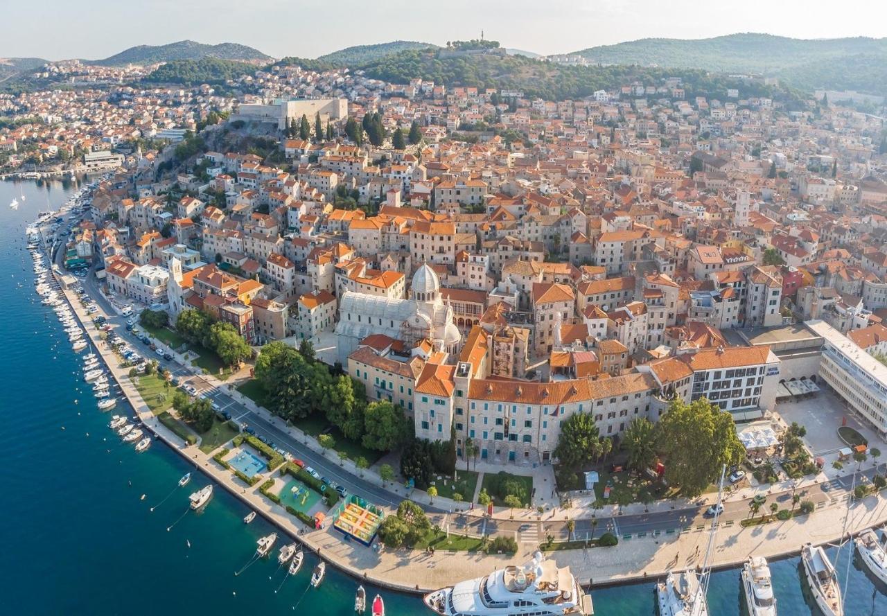 N & D Apartment Sibenik Bagian luar foto
