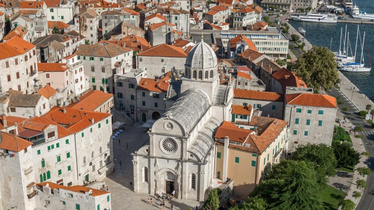 N & D Apartment Sibenik Bagian luar foto