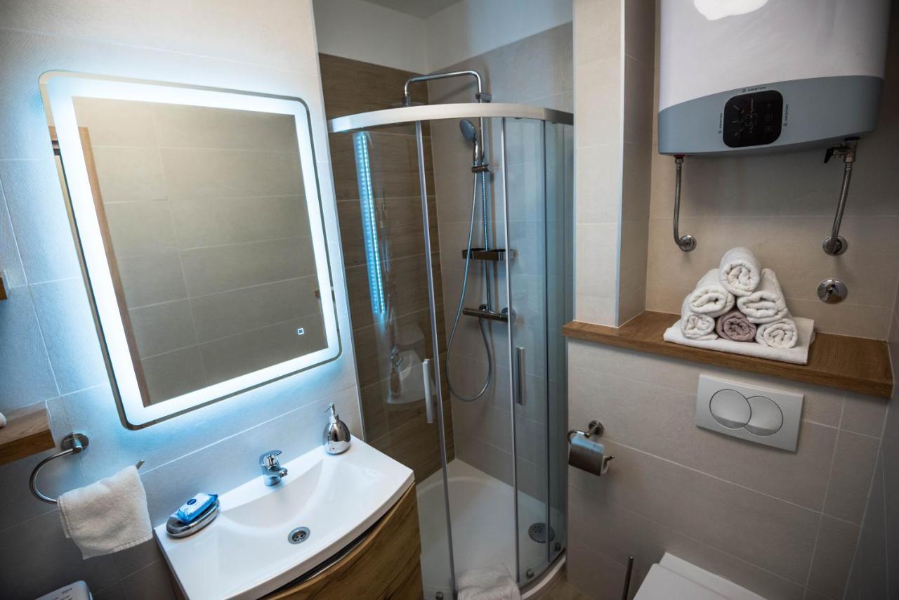 N & D Apartment Sibenik Bagian luar foto