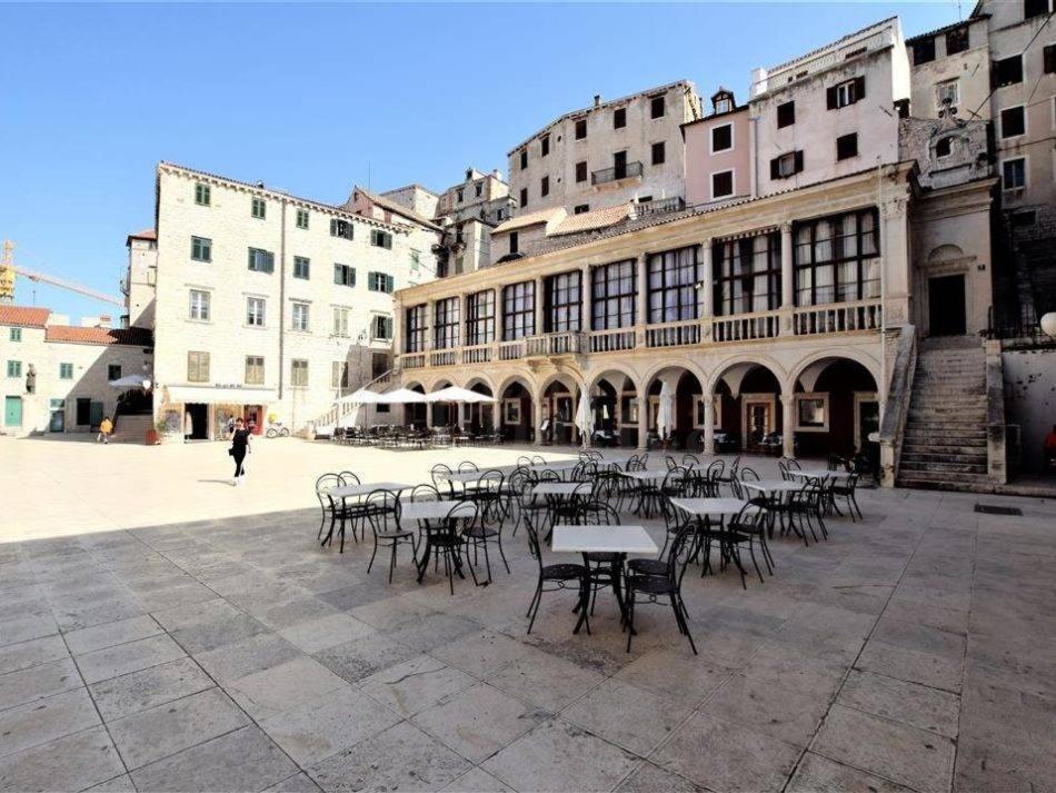N & D Apartment Sibenik Bagian luar foto