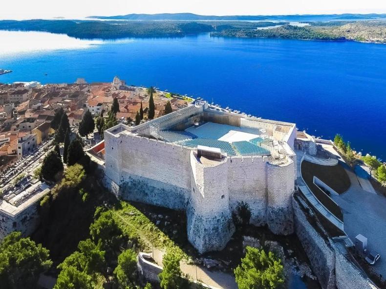 N & D Apartment Sibenik Bagian luar foto