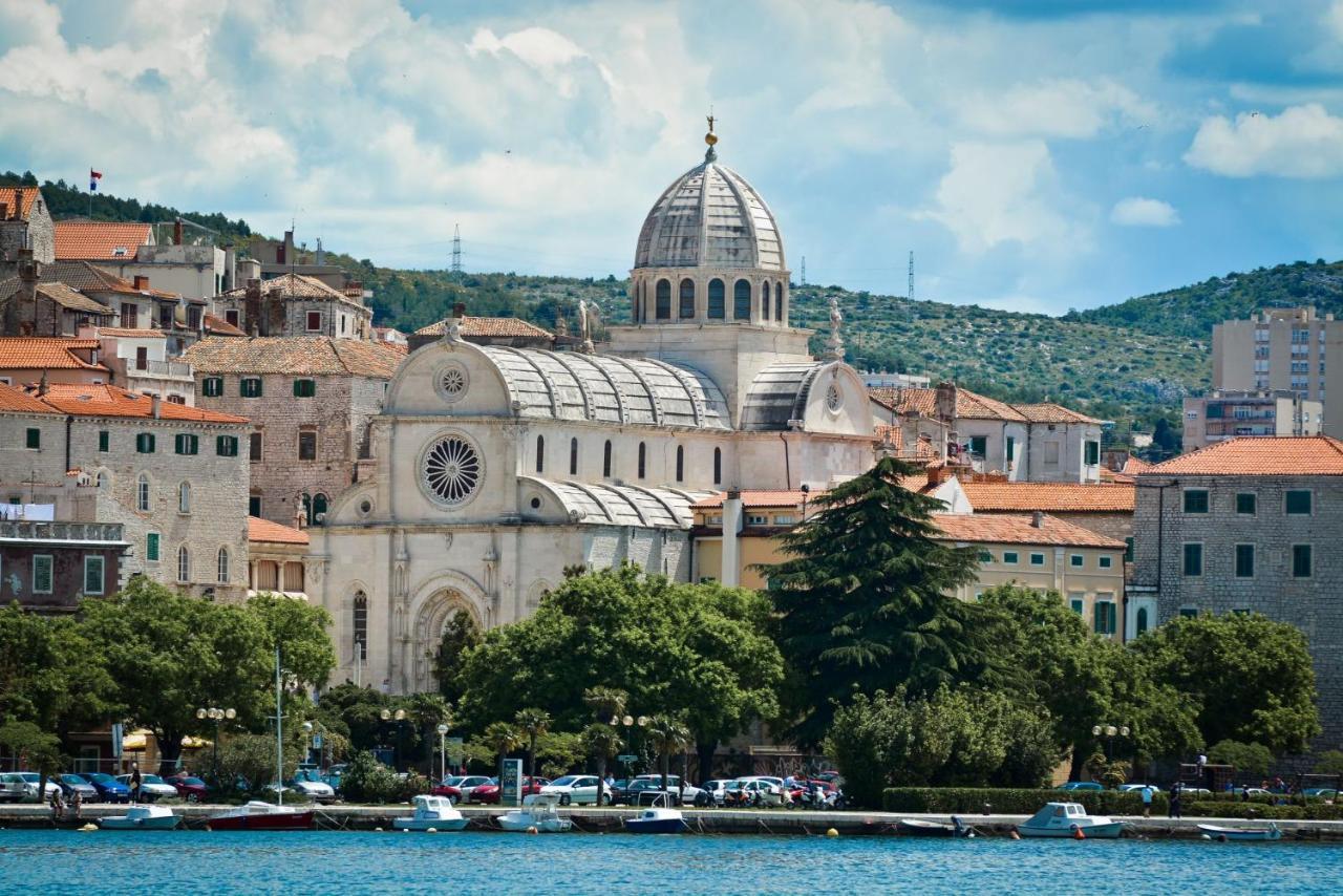 N & D Apartment Sibenik Bagian luar foto