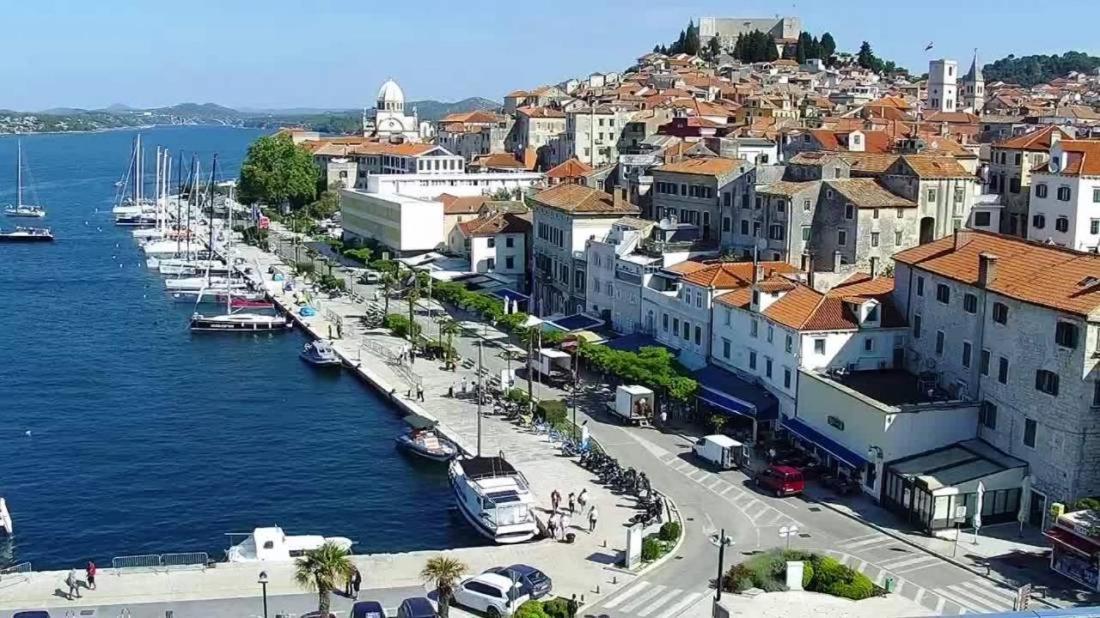 N & D Apartment Sibenik Bagian luar foto
